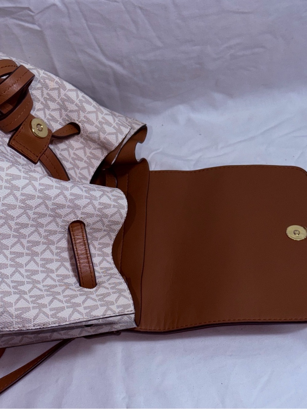 Michael Kors Junie Medium Monogram Backpack Cream Vanilla Brown Leather Flap Bag - Picture 8 of 12
